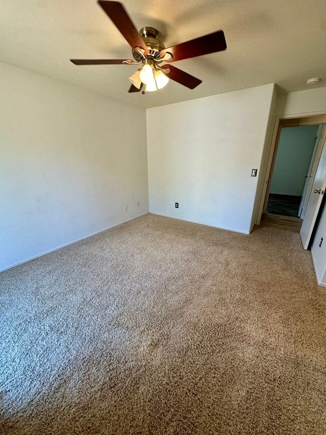 Building Photo - Well maintained 3 Bedroom Home in Willow G...