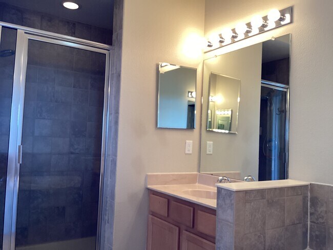Building Photo - 1189 Venetian Harbor Drive NE