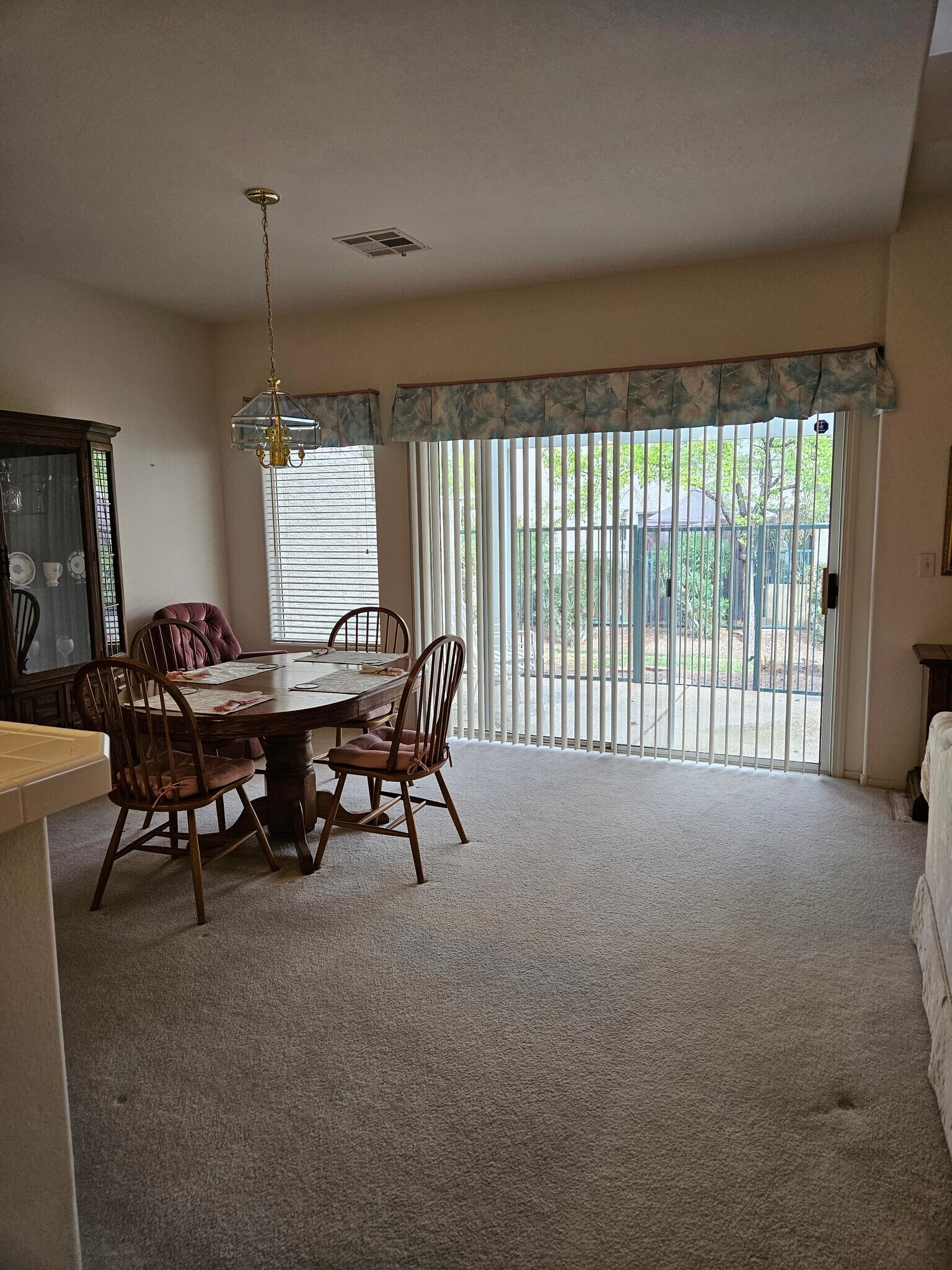 Dining area - 5252 Sunny Beach Ln