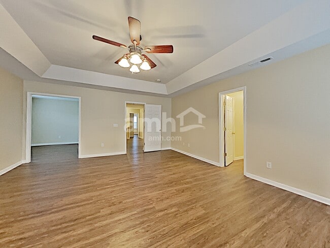 Building Photo - 1039 Vanguard Dr