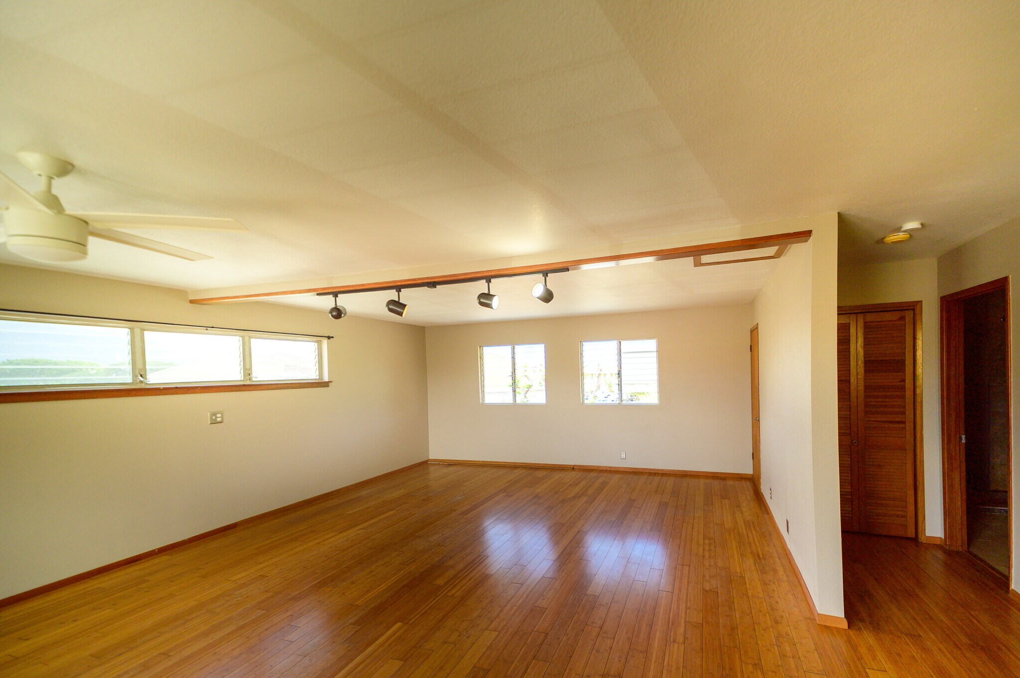 Building Photo - 148 Hoomoku Street