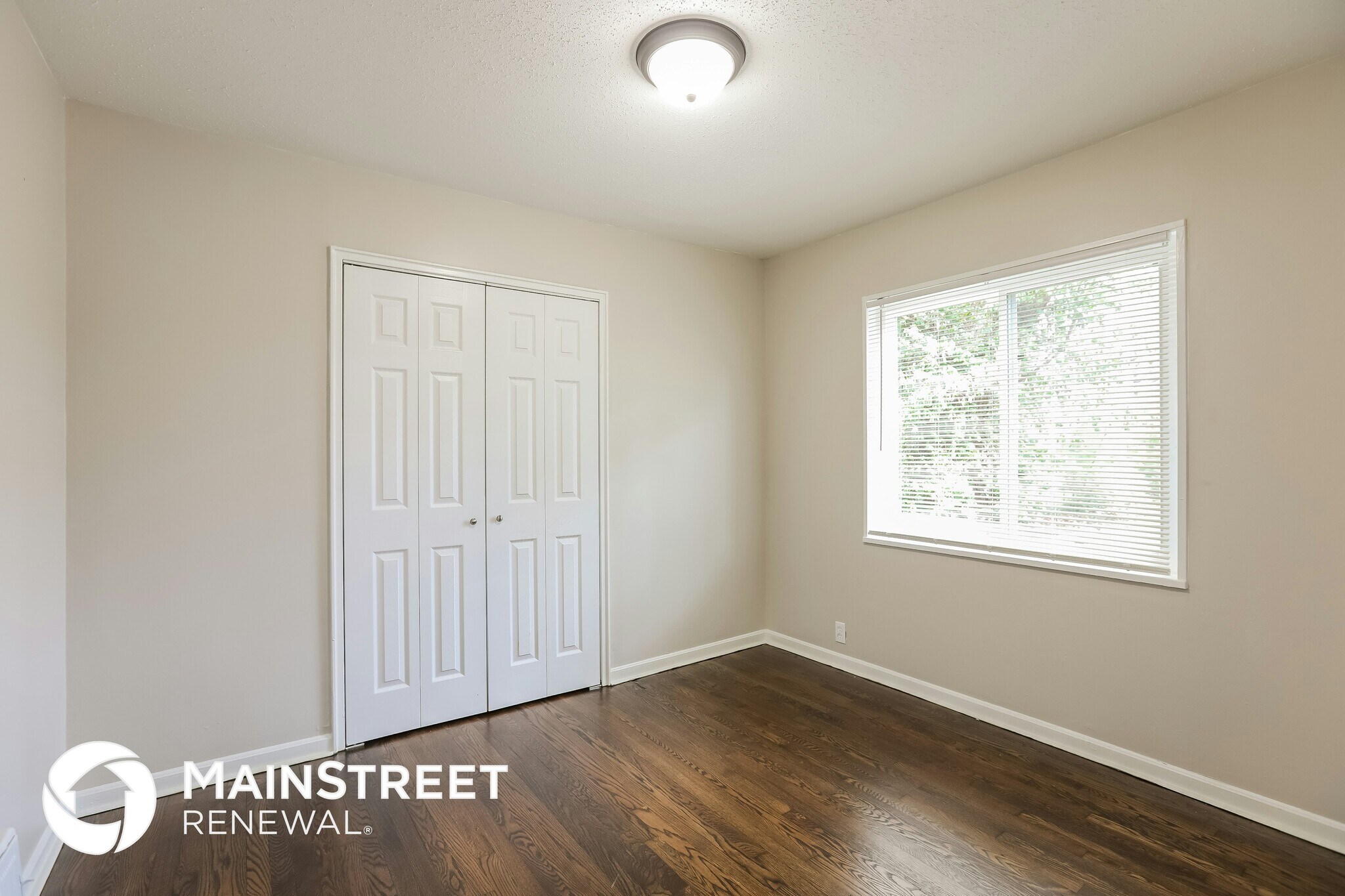 Building Photo - 1435 E 66th Terrace