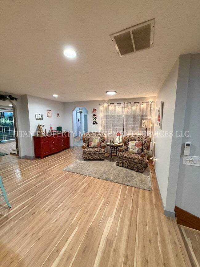 Building Photo - Country Comfort Meets Modern Living-Spacious 3BR Home with Shop and Hot Tub