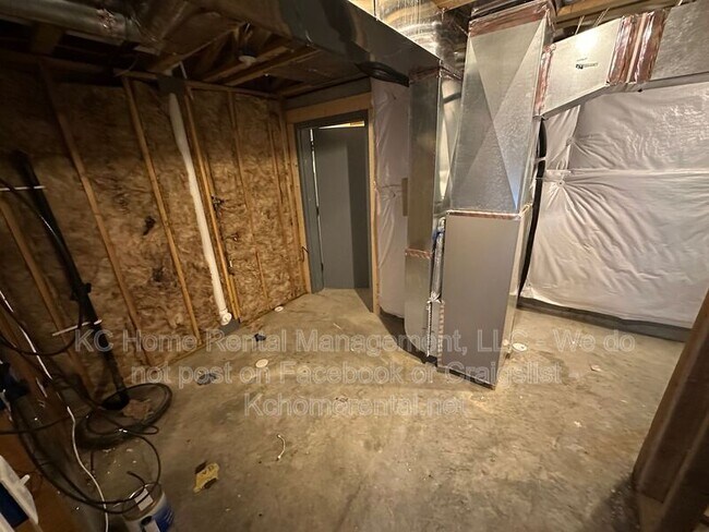 Building Photo - 10536 Kane Dr