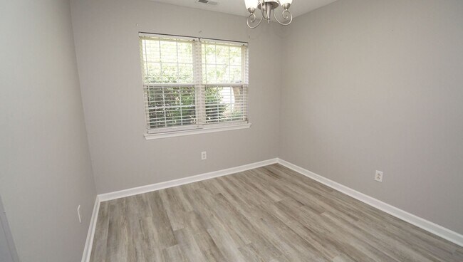 Building Photo - 103 Eastgate Dr