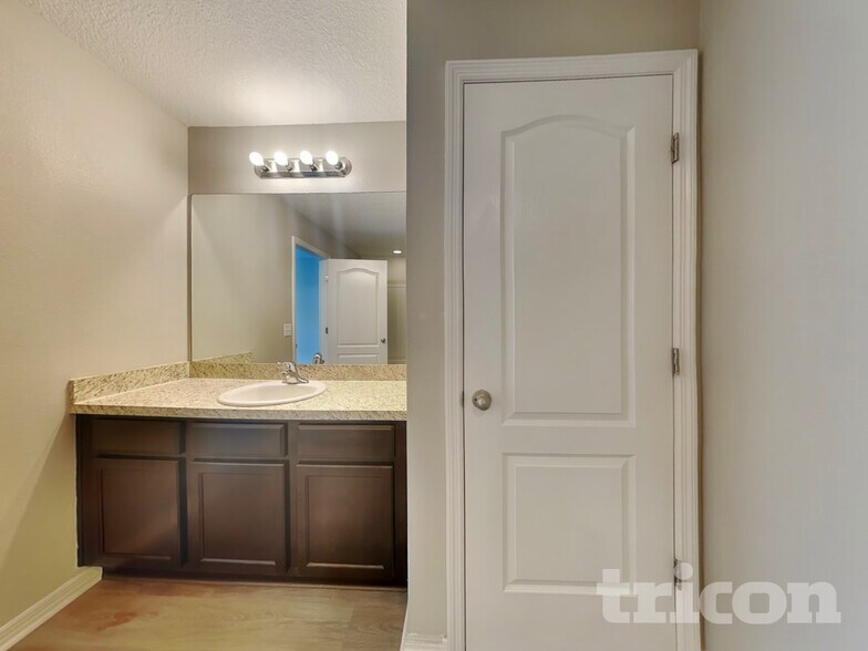 Building Photo - 1608 Fitzgerald Dr