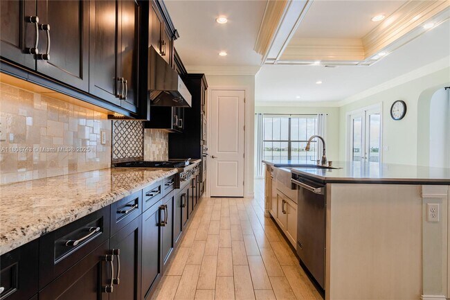 Building Photo - 8680 Watercrest Cir W