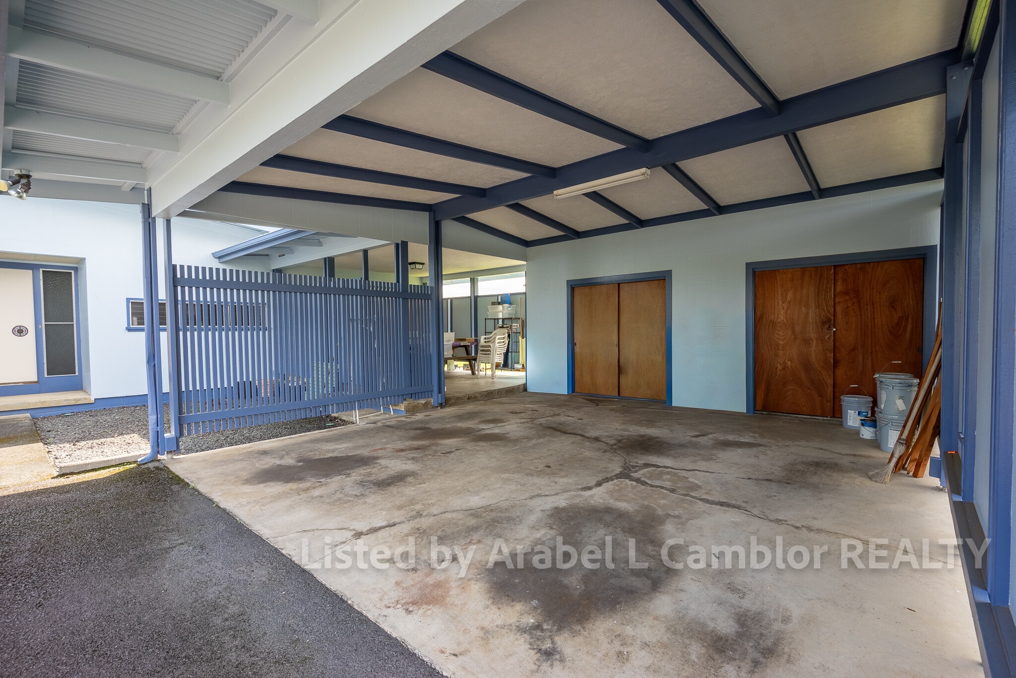 Building Photo - 129 Kapualani St