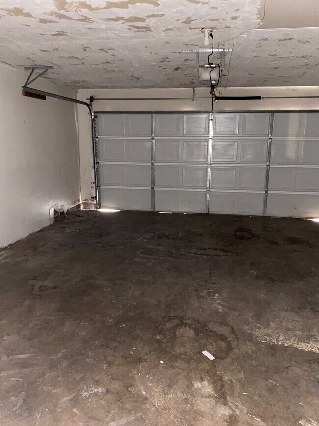 Building Photo - 12602 Abbotts Way