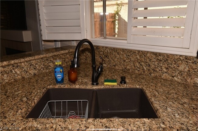 Building Photo - 267 Westwind Rd