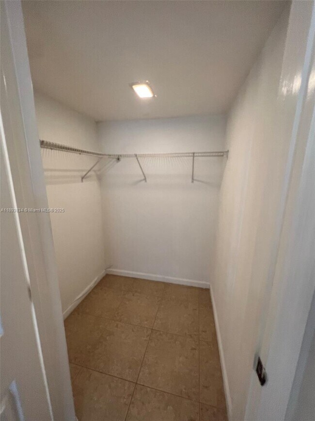 Building Photo - 1900 N Congress Ave