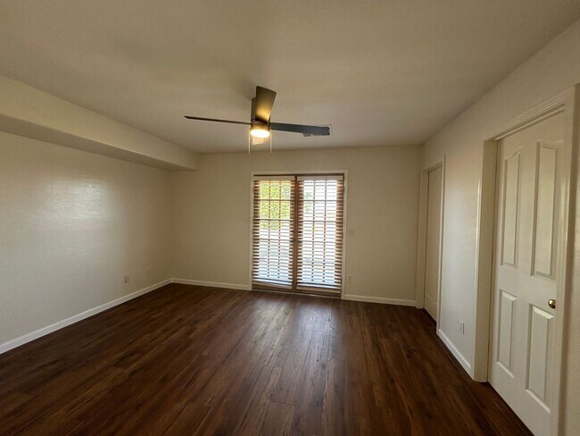Building Photo - Move In Today! FREE October Rent! Stunning...