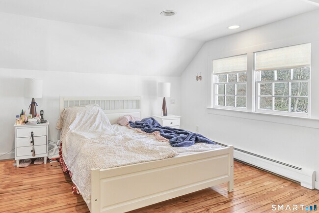 Building Photo - 70 Cranbury Rd