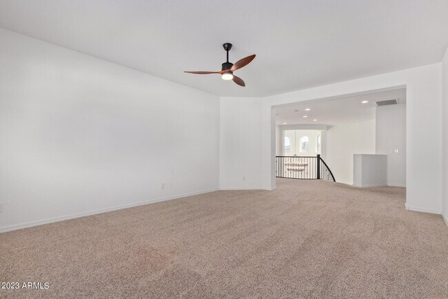 Building Photo - 14038 W Desert Hollow Dr