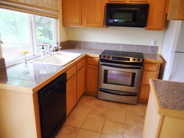 Building Photo - Short Term Lease