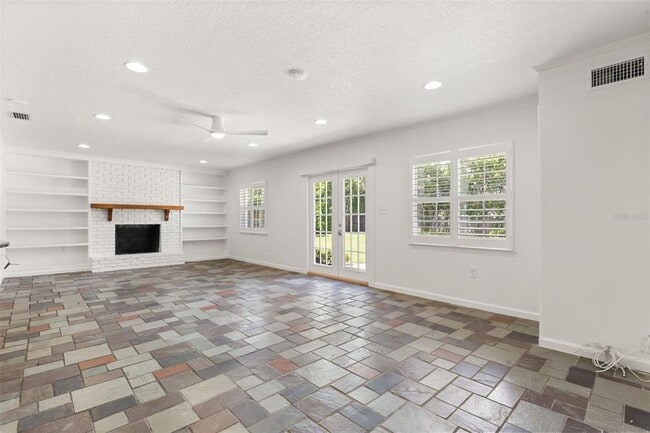 Building Photo - 1711 Chestnut Ave