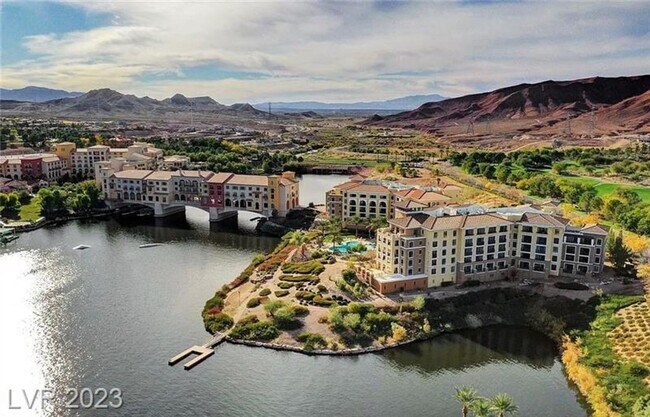 Building Photo - Stunning studio in Lake Las Vegas