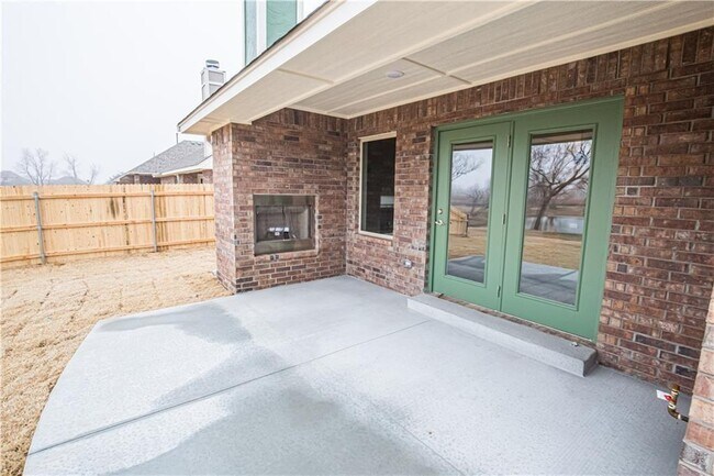 Building Photo - 3516 Lakeside Dr