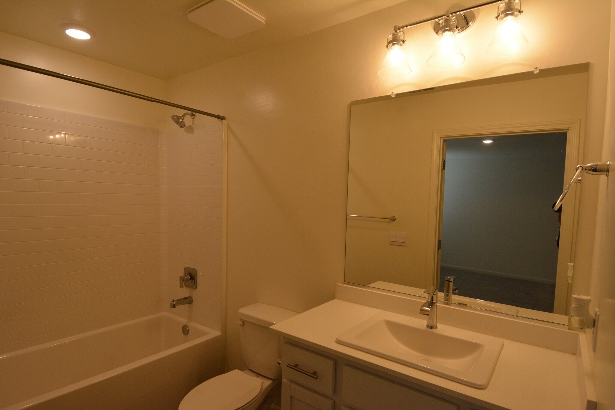 Building Photo - 8911 Tristania Pl