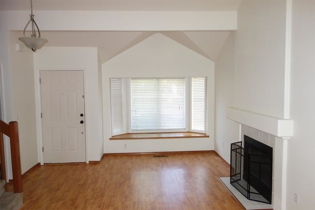 Building Photo - 15645 SW Bulrush Ln