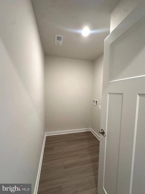 Building Photo - 369 Huntwell W Ave