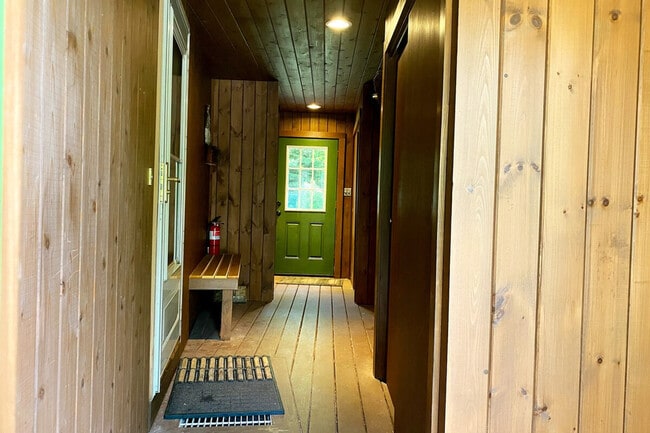 Building Photo - 66 Paquette Dr