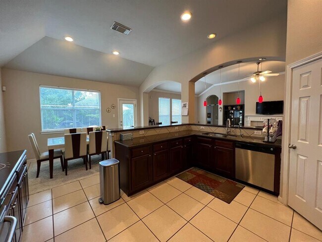 Building Photo - 5023 Logans Landing Ln