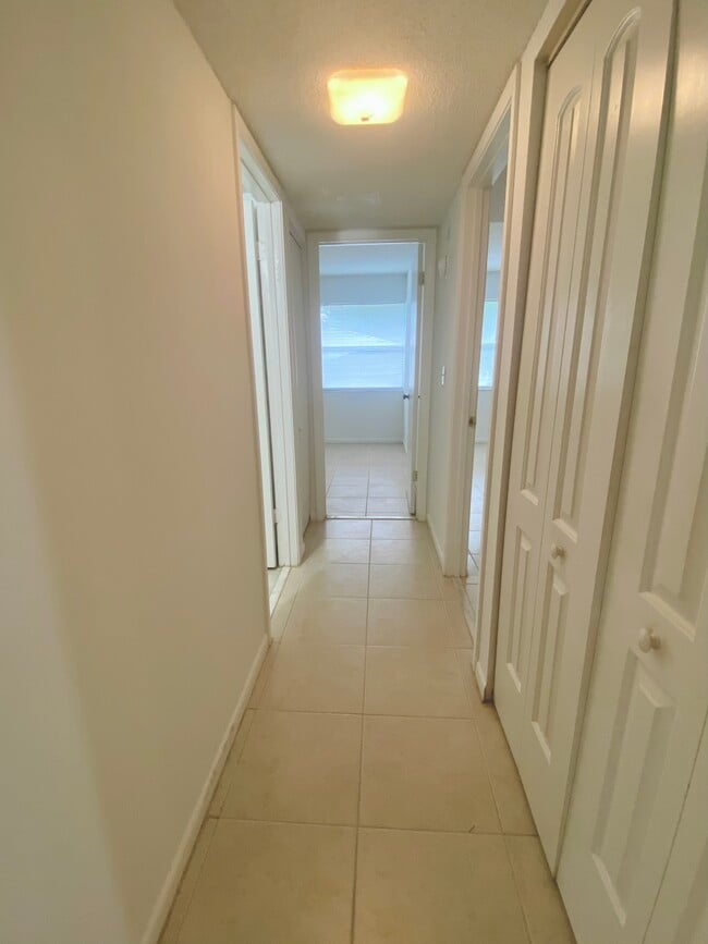 Building Photo - 20 Veronese Ct