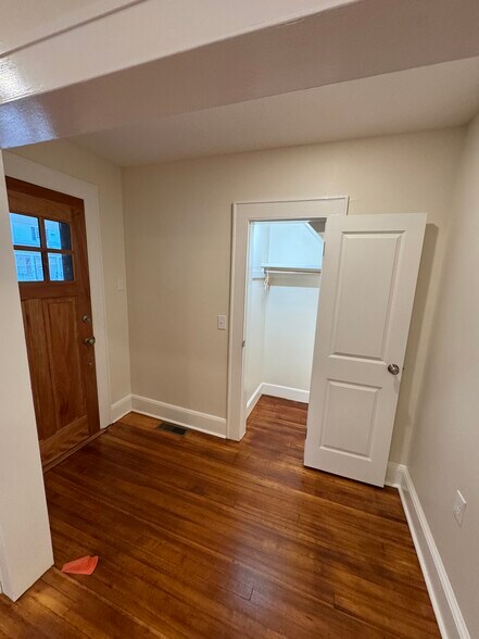 Building Photo - 14 Osborne Ave