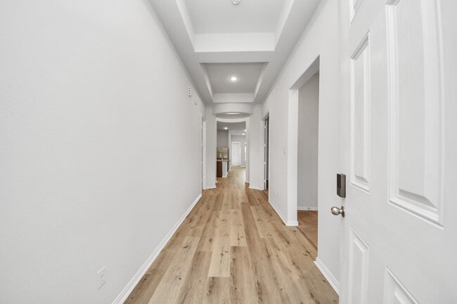 Building Photo - 165 Sunray Creek Dr