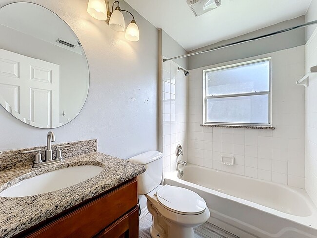 Building Photo - Discover your peaceful retreat in Wekiwa W...