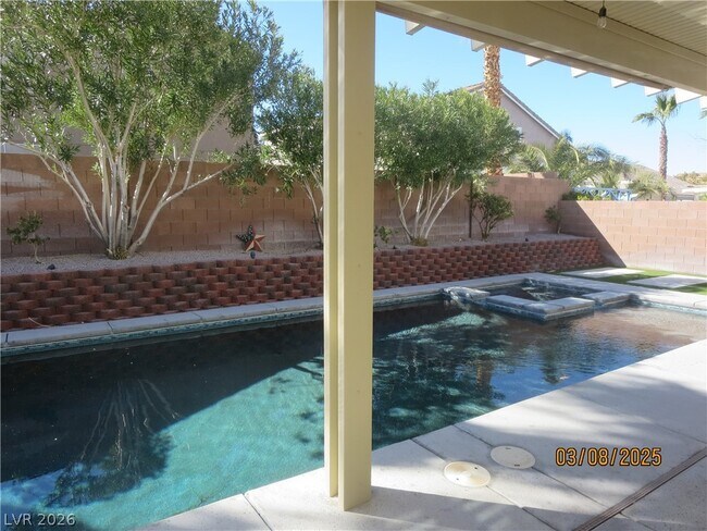 Building Photo - 499 Holly Hunt St