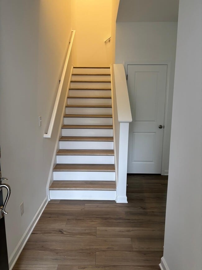 Building Photo - 155 Vision St