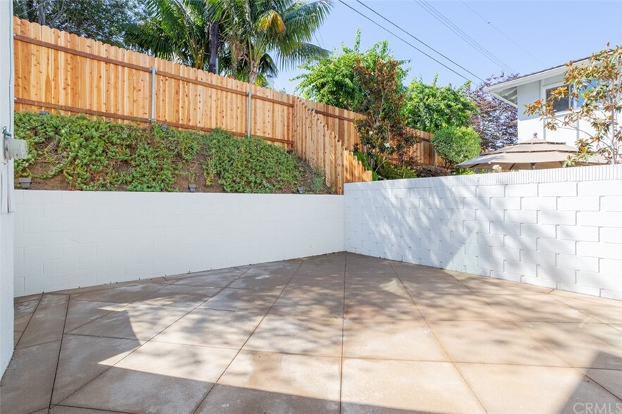 Building Photo - 2426 Lesparre Way