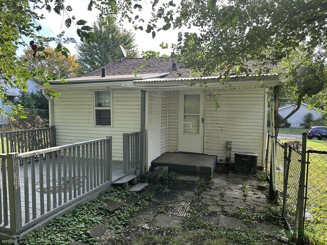 Building Photo - 1 br, 1 bath House - 619 Northeast Rock Is...