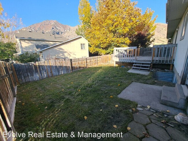 Building Photo - 3 br, 2.5 bath House - 469 E 250 N