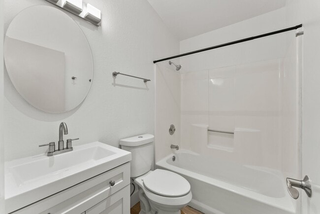 Building Photo - 145 Summerset Dr