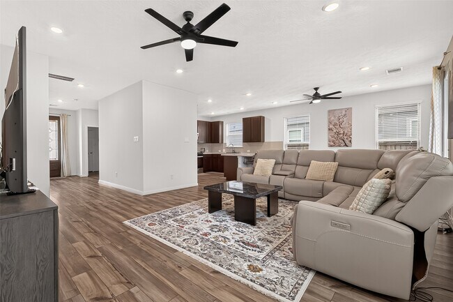 Building Photo - 27571 Bello Bend Ln