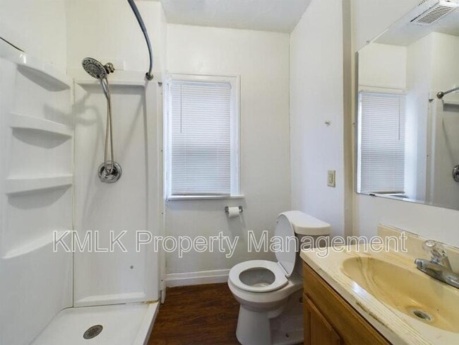 Building Photo - 539 Gage St