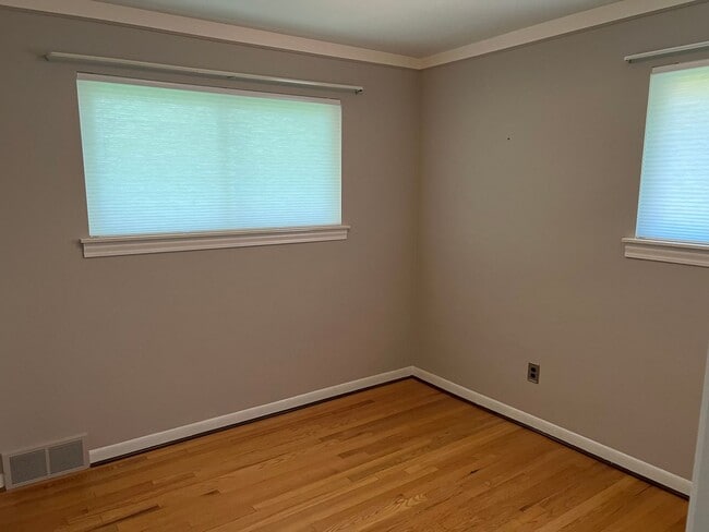 Building Photo - 3 Bedroom Home in Frasier