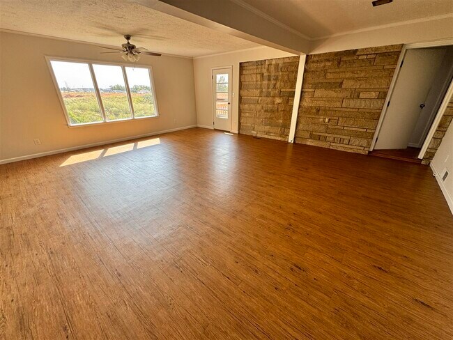 Building Photo - 1309 Old State Rd