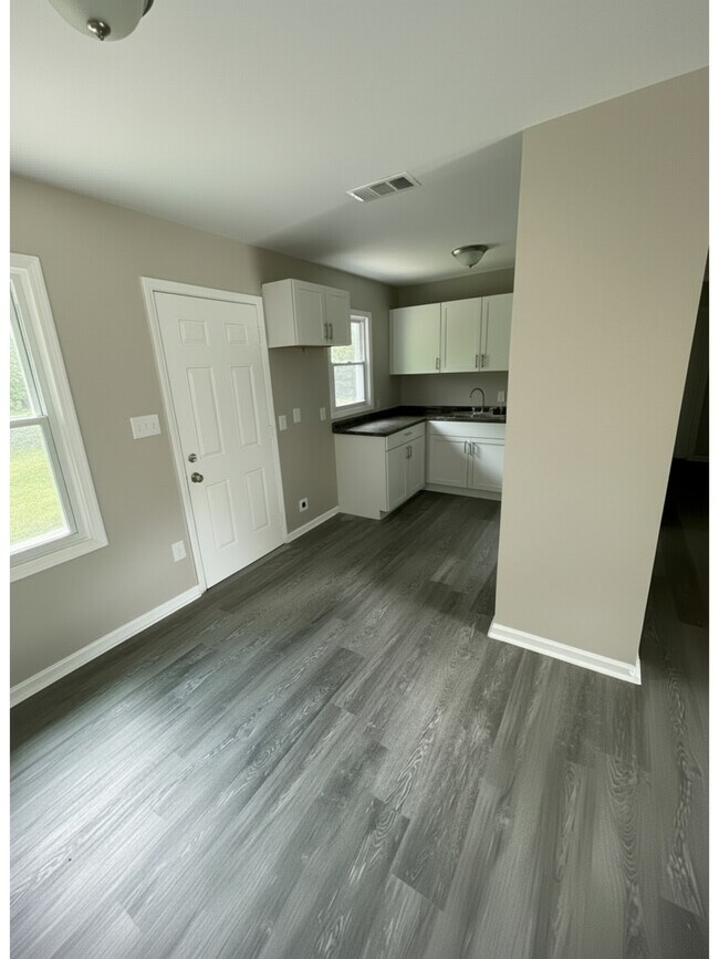 Building Photo - 5708 Edwina Dr