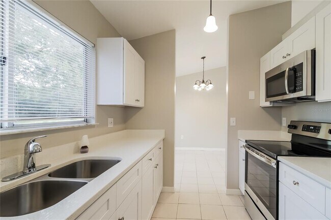 Building Photo - 5353 Pale Horse Dr