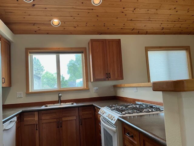 Building Photo - 1 Bed ADU on Shasta Pl — Private Entrance, Steps from Millers Landing