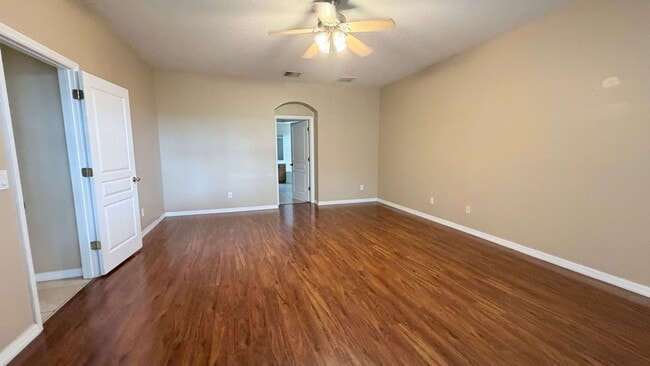 Building Photo - 691 Errol Pkwy