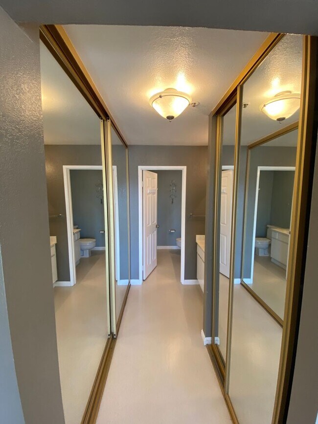 Building Photo - Amazing Cleveland Heights, 1 Block East of Lake Merritt with views of the lake