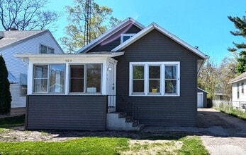 Building Photo - 969 Fleming- 2 bedroom house with basement and garage