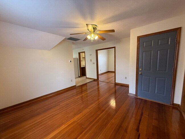 Building Photo - 132 Coburn Ave