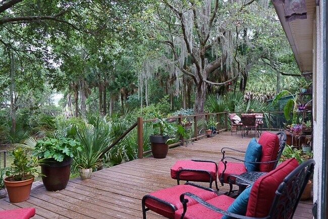 Building Photo - Amazing sunsets at this waterfront home