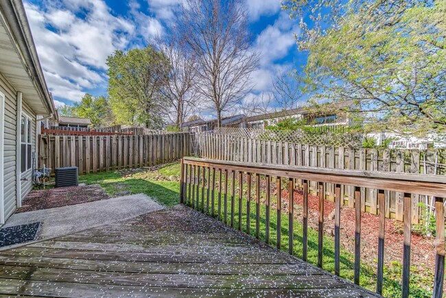 Building Photo - 1327 Lucy Way